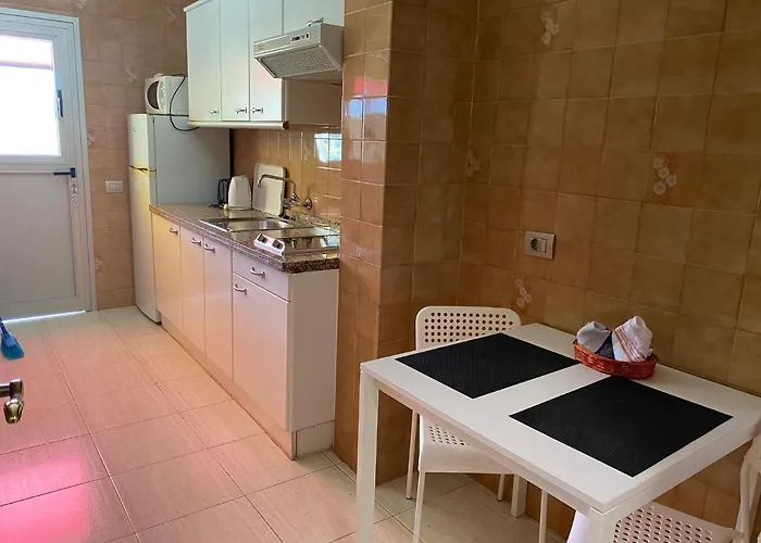 Andrea's 2* Los Cristianos (Tenerife)